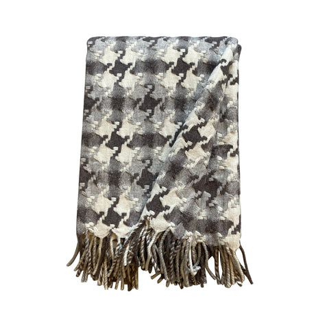 Burel Factory represented by 55° North Blanket, Pied de Coq Blanket Brown, Warm Grey and Pearl 26/3